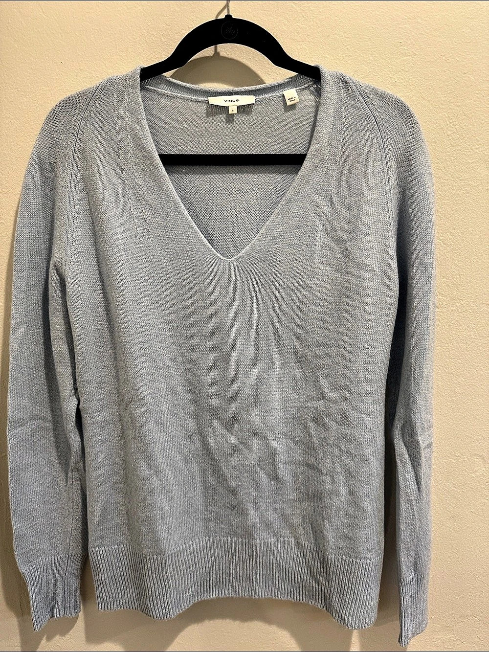 Vince. V-Neck Wool Cashmere Sweater Size Small